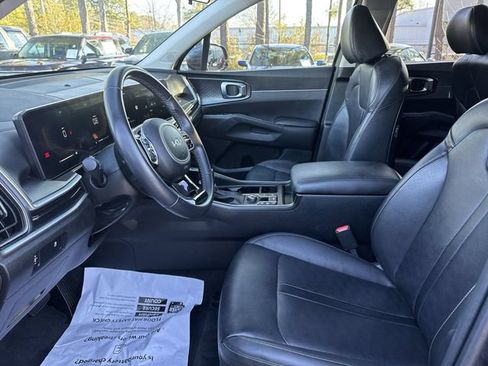 Used 2024 Kia Sorento S FWD image 17