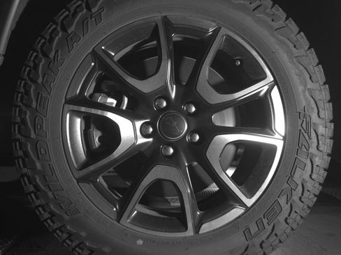 Used 2025 Jeep Compass Trailhawk AWD/4WD image 9