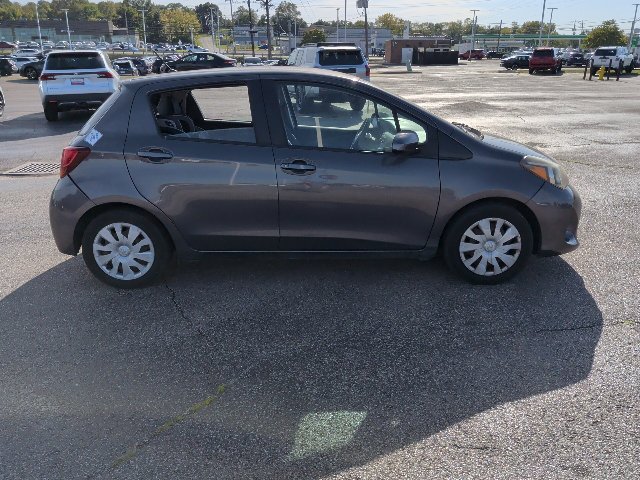Used 2015 Toyota Yaris L FWD image 6