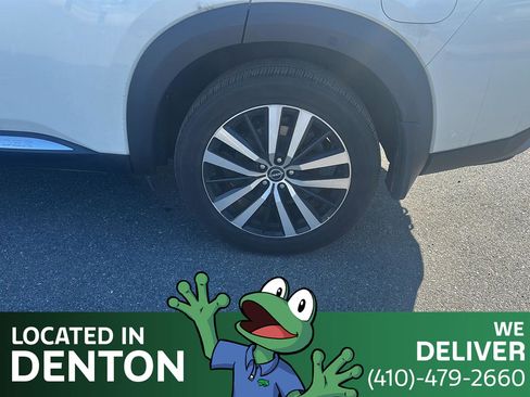 Used 2023 Nissan Pathfinder Platinum image 9