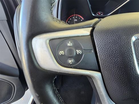 Used 2015 GMC Canyon SLT image 18