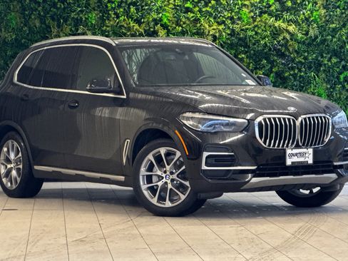 Used 2022 BMW X5 xDrive40i w/ Premium Package image 1