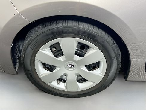 Used 2016 Toyota Corolla LE image 32