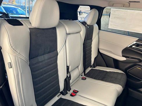 New 2026 Mitsubishi Outlander SE image 24