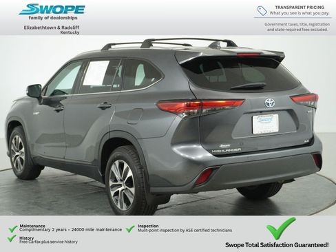 Used 2021 Toyota Highlander XLE AWD/4WD image 5