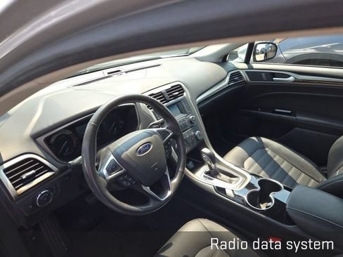 Used 2015 Ford Fusion SE w/ Equipment Group 202A FWD image 13