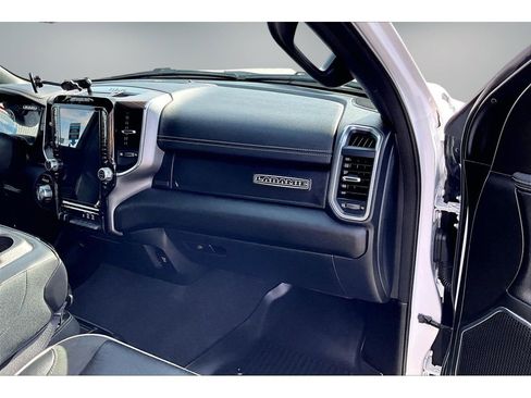 Used 2025 RAM 1500 Laramie AWD/4WD image 23