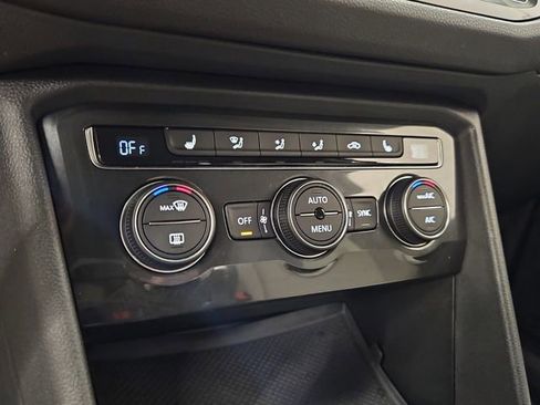 Used 2018 Volkswagen Tiguan SE image 22