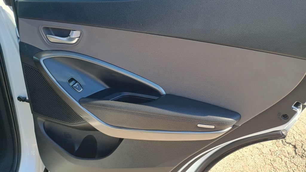 Used 2018 Hyundai Santa Fe Sport FWD image 34
