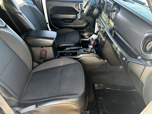 Certified 2023 Jeep Wrangler Freedom Edition image 10