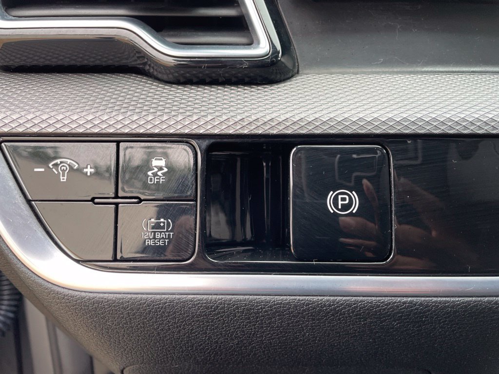 Used 2023 Kia Sportage LX AWD/4WD image 16