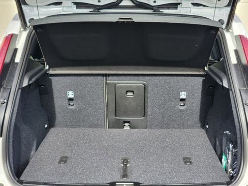 New 2026 Volvo XC40 B5 Plus w/ Protection Package Premier image 18