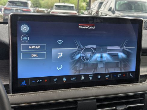 Used 2023 Lincoln Corsair FWD w/ Equipment Group 101A image 18