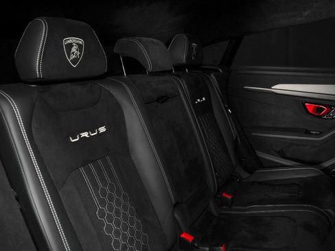 Used 2023 Lamborghini Urus Performante image 45