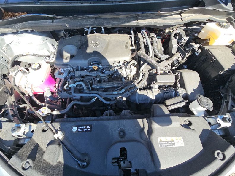 Used 2025 Toyota Sienna LE FWD image 8