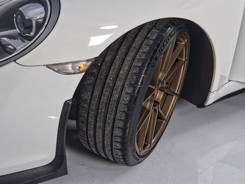 Used 2014 Porsche 911 Carrera 4S image 31