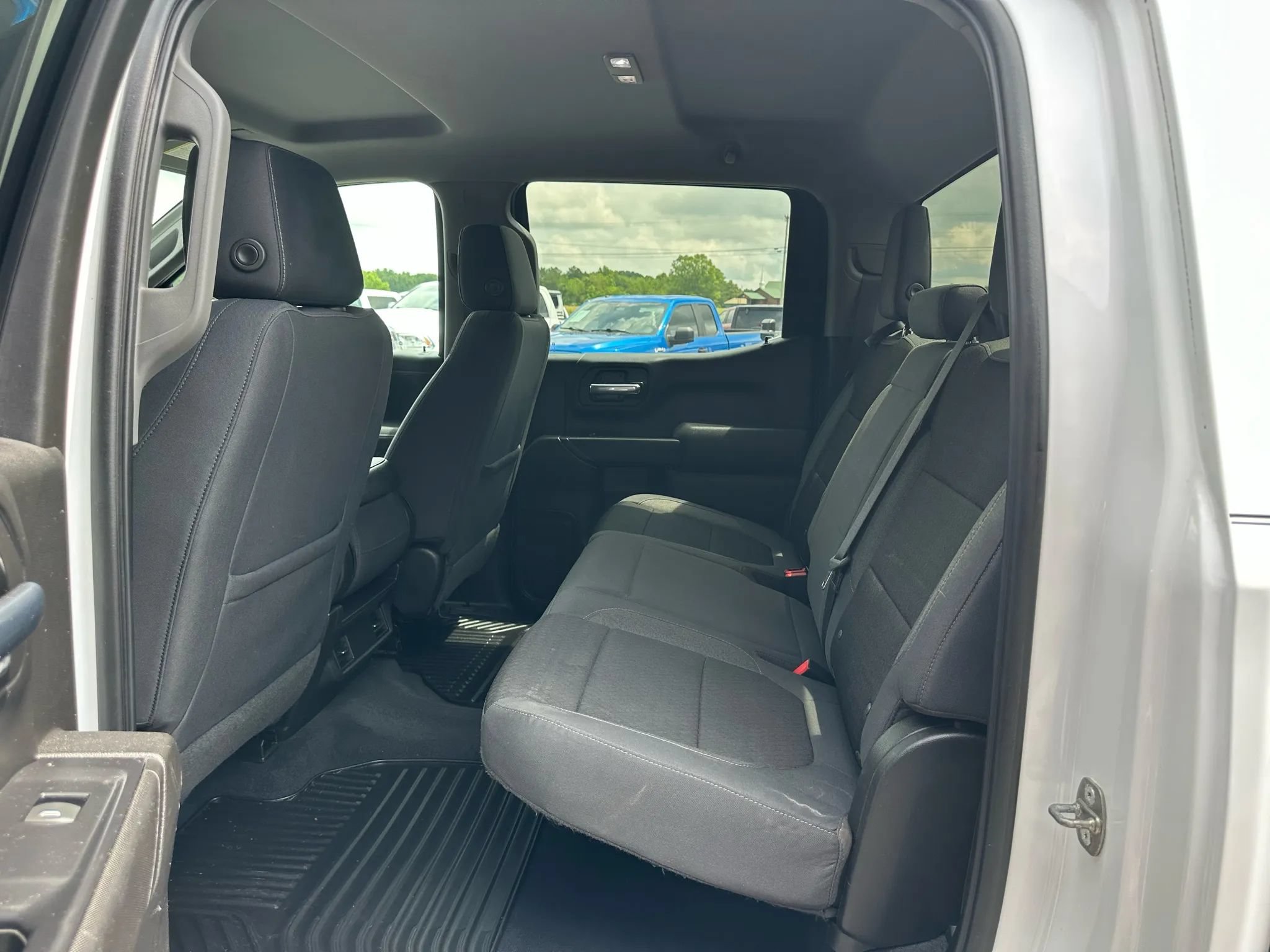 Used 2019 Chevrolet Silverado 1500 LT w/ Z71 Off-Road Package AWD/4WD image 14