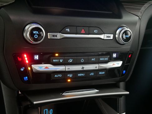 Used 2020 Ford Explorer Limited w/ Class III Trailer Tow Package image 23