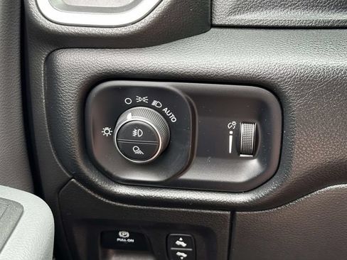 Used 2022 RAM 1500 Big Horn AWD/4WD image 23