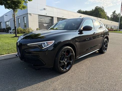 Used 2023 Alfa Romeo Stelvio Veloce AWD/4WD image 4
