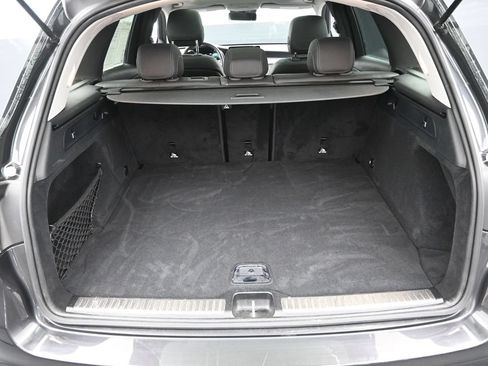 Used 2021 Mercedes-Benz GLC 300 4MATIC image 11