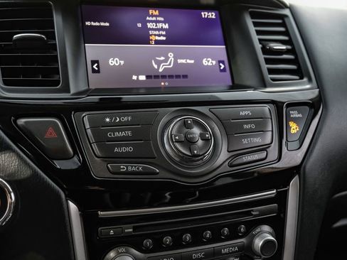 Used 2020 Nissan Pathfinder S image 26