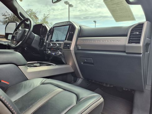 Certified 2022 Ford F450 Platinum w/ FX4 Off-Road Package AWD/4WD image 10
