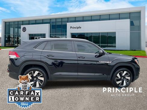 Certified 2024 Volkswagen Atlas Cross Sport SE FWD image 5