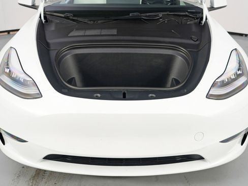 Used 2020 Tesla Model Y Long Range image 8