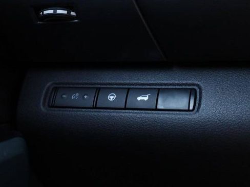 Certified 2026 Nissan Pathfinder SL FWD image 21