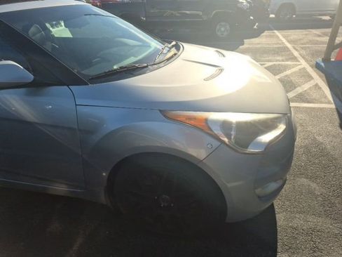 Used 2012 Hyundai Veloster w/ Style Pkg image 14