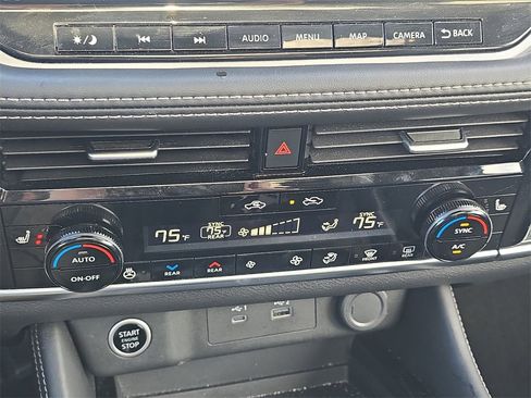 Used 2023 Nissan Rogue SL w/ SL Premium Package image 24