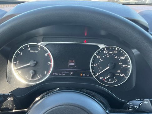 Used 2023 Nissan Rogue SV image 28