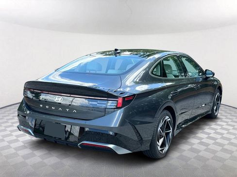 Used 2024 Hyundai Sonata SEL w/ Convenience Package image 4