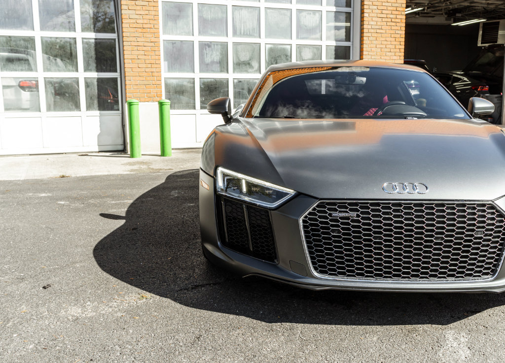 Used 2017 Audi R8 V10 w/ Carbon Exterior Package AWD/4WD image 35
