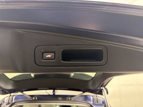 Used 2022 Honda CR-V Touring image 34