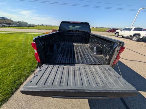 Used 2019 Chevrolet Silverado 1500 Custom Trail Boss w/ Custom Convenience Package AWD/4WD image 9