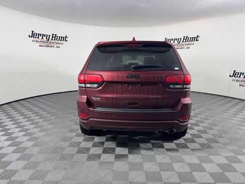 Used 2022 Jeep Grand Cherokee Laredo X image 9