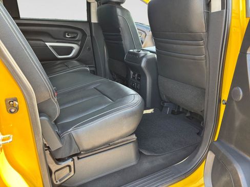 Used 2018 Nissan Titan PRO-4X w/ Pro-4x Convenience Package AWD/4WD image 43