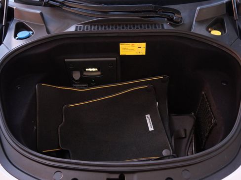 Used 2023 McLaren Artura image 23