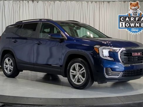 Used 2023 GMC Terrain SLE w/ Driver Convenience Package FWD image 2