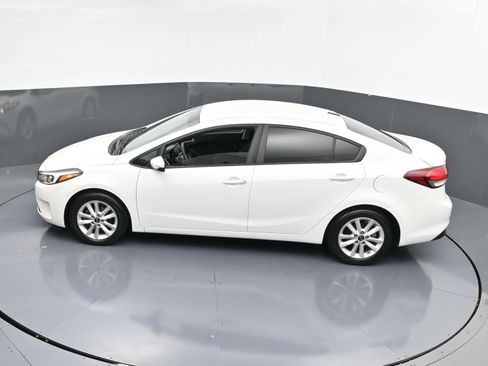 Used 2017 Kia Forte LX w/ LX Popular Package image 28