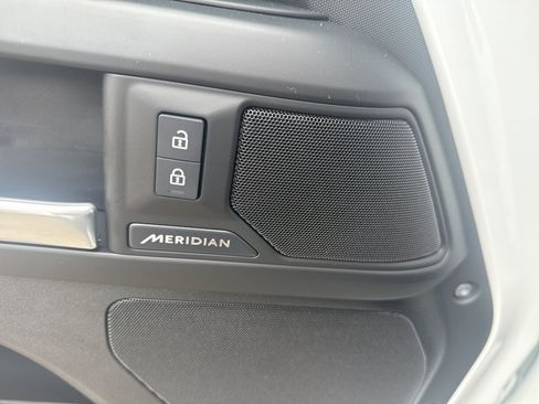 Used 2026 Land Rover Defender 110 S AWD/4WD image 15