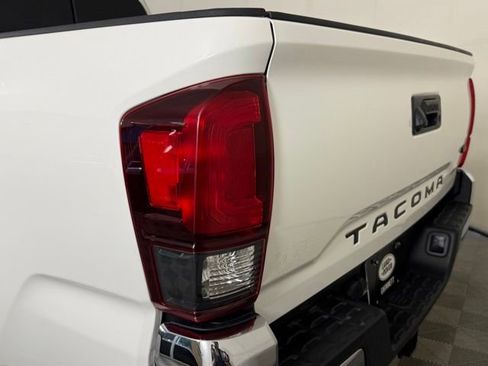 Used 2021 Toyota Tacoma SR5 RWD image 15