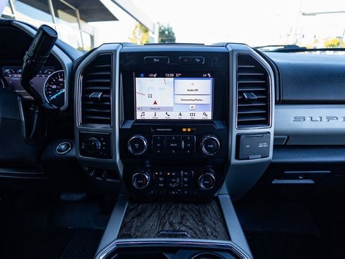 Used 2019 Ford F250 Lariat w/ Lariat Ultimate Package image 34