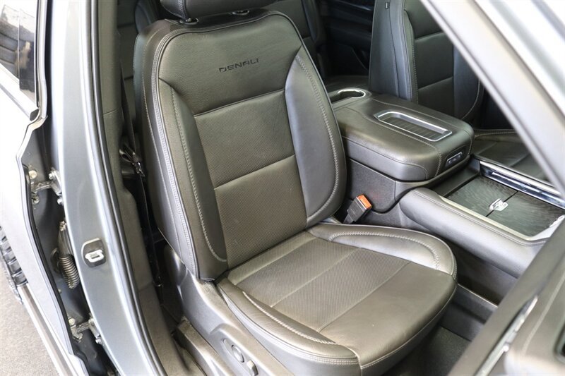 Used 2022 GMC Yukon Denali AWD/4WD image 15
