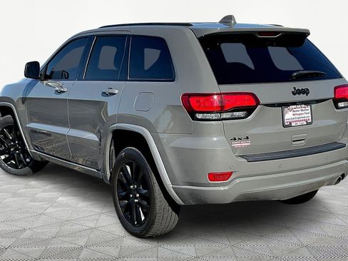 Used 2021 Jeep Grand Cherokee Laredo X image 9