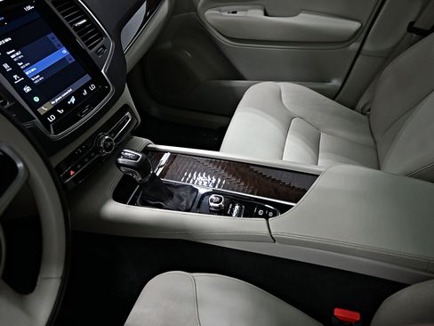 Used 2019 Volvo XC90 T6 Momentum w/ Advanced Package AWD/4WD image 20