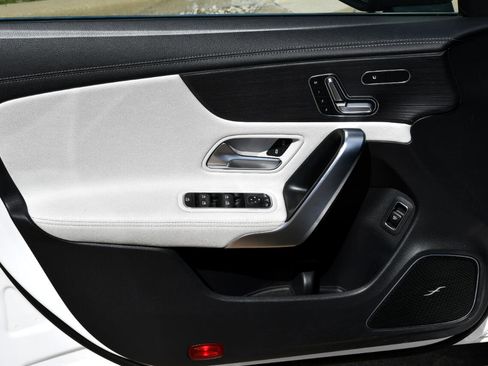 Used 2023 Mercedes-Benz CLA 250 image 8