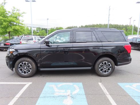 Used 2024 Ford Expedition XLT AWD/4WD image 8